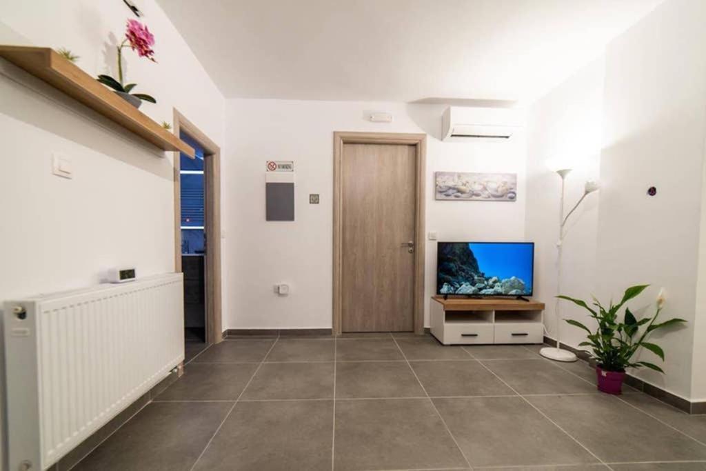 Brand New Aprt With Backyard In Lycabettus Hill ! Appartement Athene Buitenkant foto