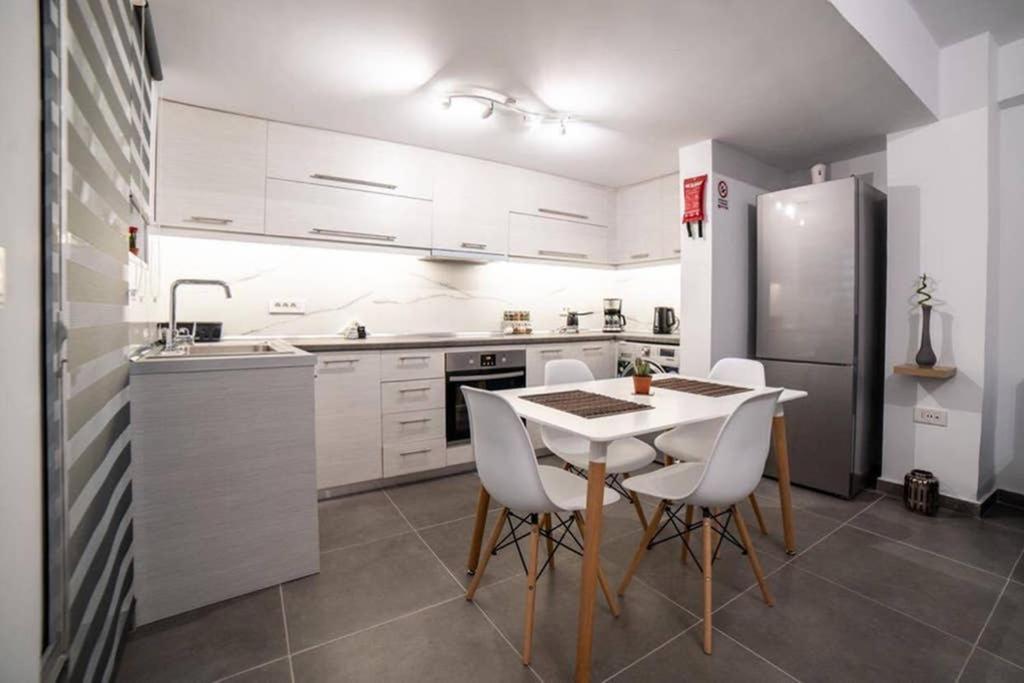 Brand New Aprt With Backyard In Lycabettus Hill ! Appartement Athene Buitenkant foto